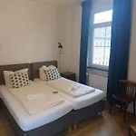 Vegas Hotel *